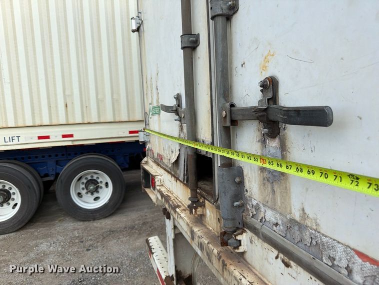 image for item FU4736 2008 Stoughton ZGPVW-535T-S-C-AR dry van trailer