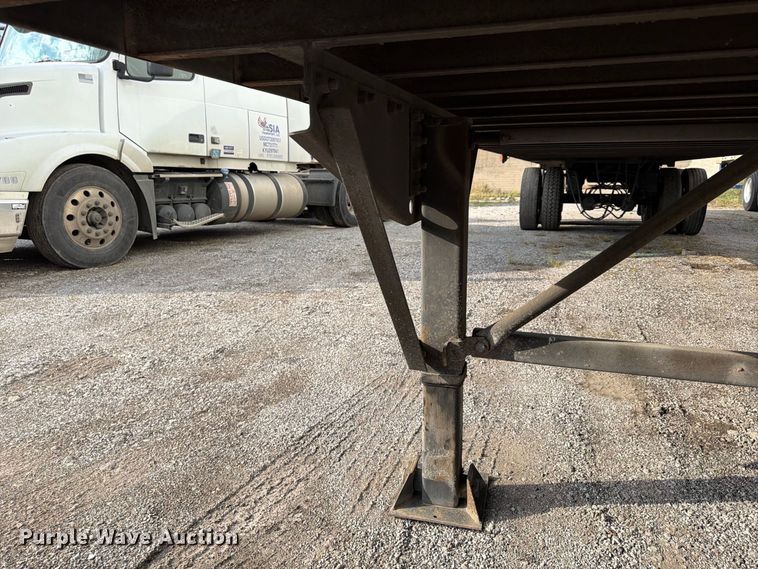 image for item FU4736 2008 Stoughton ZGPVW-535T-S-C-AR dry van trailer