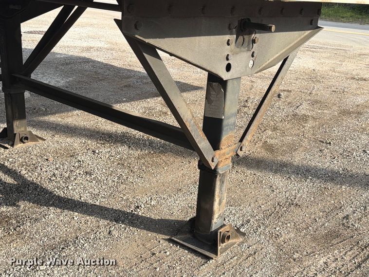 image for item FU4736 2008 Stoughton ZGPVW-535T-S-C-AR dry van trailer