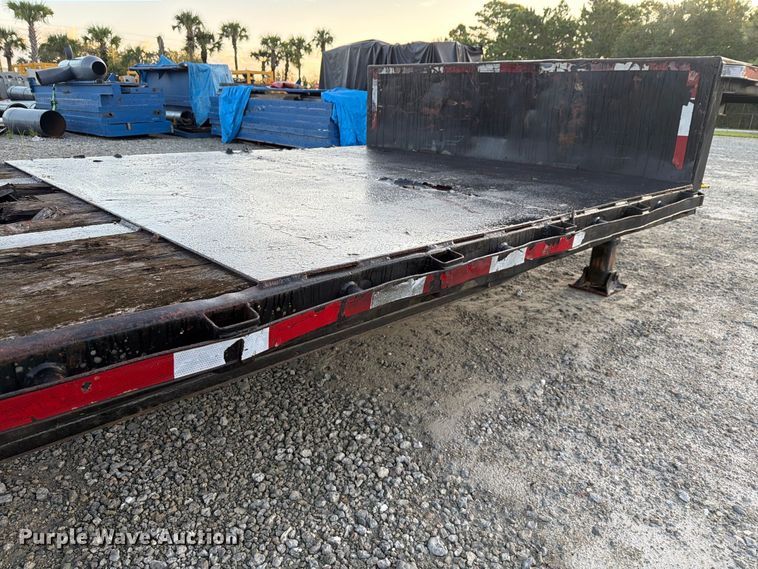 image for item NC9912 2004 Manac  drop deck trailer