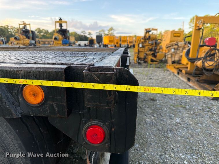 image for item NC9912 2004 Manac  drop deck trailer