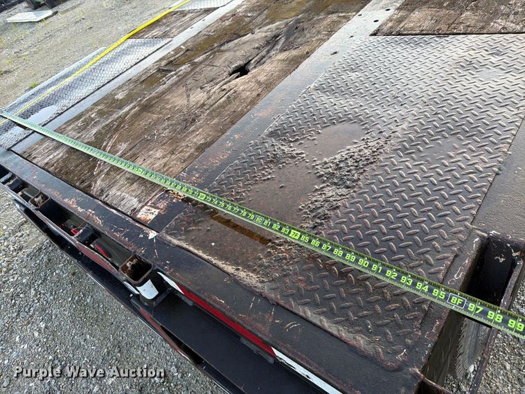 image for item NC9912 2004 Manac  drop deck trailer
