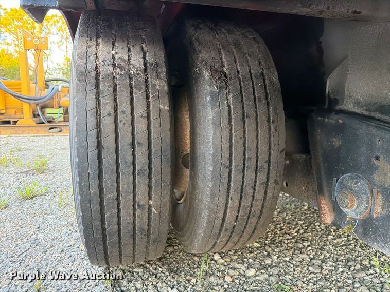 image for item NC9912 2004 Manac  drop deck trailer