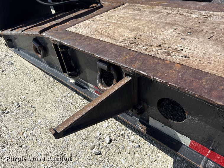 image for item ND9551 2008 Fontaine Trailer Co. Fontaine Trailer Co. lowboy equipment trailer