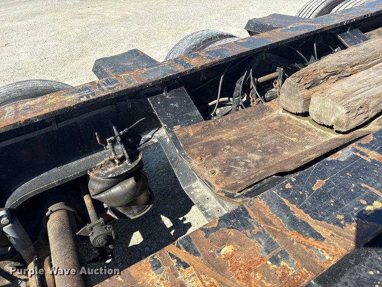 image for item ND9551 2008 Fontaine Trailer Co. Fontaine Trailer Co. lowboy equipment trailer
