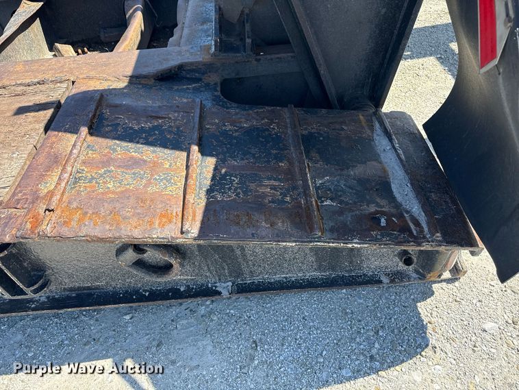 image for item ND9551 2008 Fontaine Trailer Co. Fontaine Trailer Co. lowboy equipment trailer
