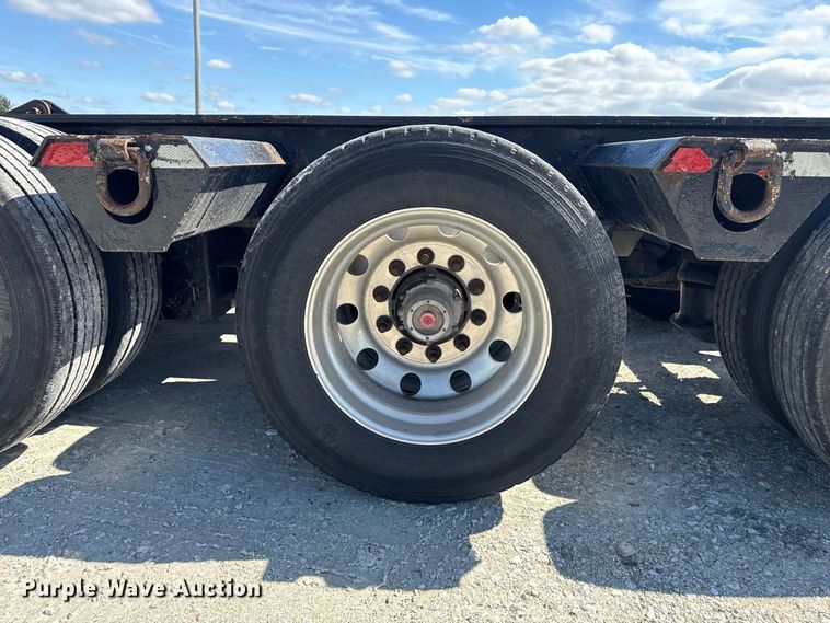 image for item ND9551 2008 Fontaine Trailer Co. Fontaine Trailer Co. lowboy equipment trailer