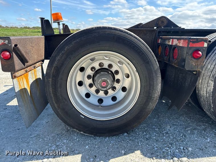 image for item ND9551 2008 Fontaine Trailer Co. Fontaine Trailer Co. lowboy equipment trailer