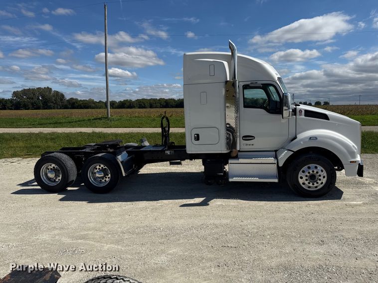 image for item ND9552 2022 Kenworth T880 semi truck