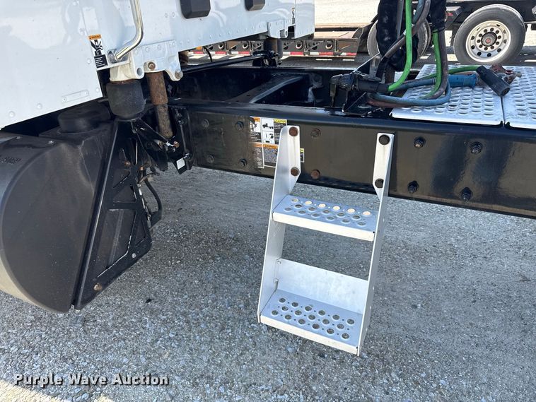 image for item ND9552 2022 Kenworth T880 semi truck