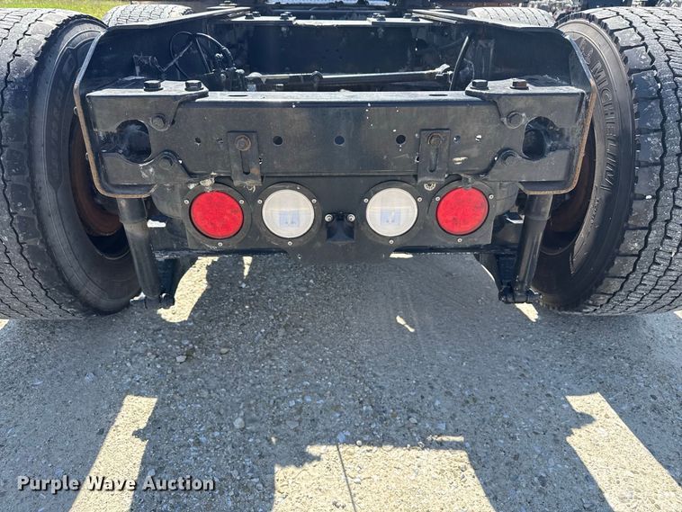 image for item ND9552 2022 Kenworth T880 semi truck