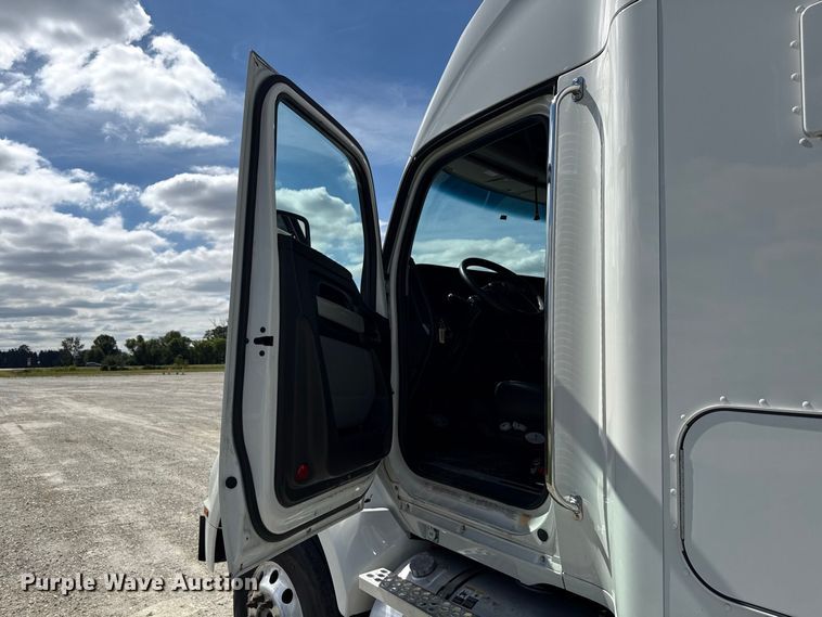 image for item ND9552 2022 Kenworth T880 semi truck