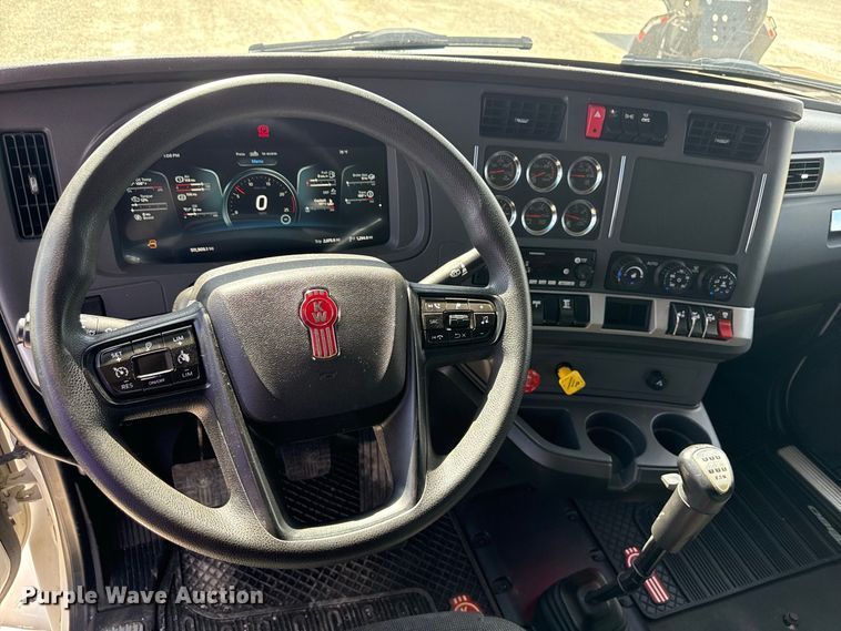 image for item ND9552 2022 Kenworth T880 semi truck