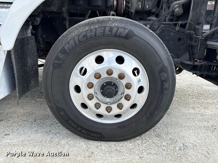 image for item ND9552 2022 Kenworth T880 semi truck