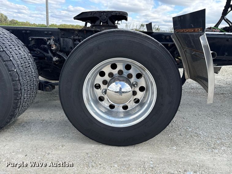 image for item ND9552 2022 Kenworth T880 semi truck