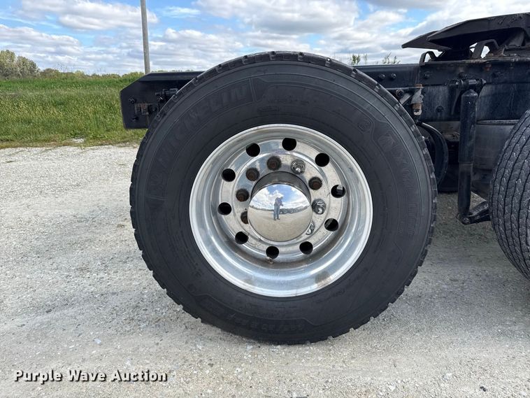 image for item ND9552 2022 Kenworth T880 semi truck
