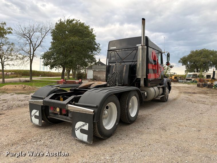 image for item OE9724 1993 White GMC AERO semi truck