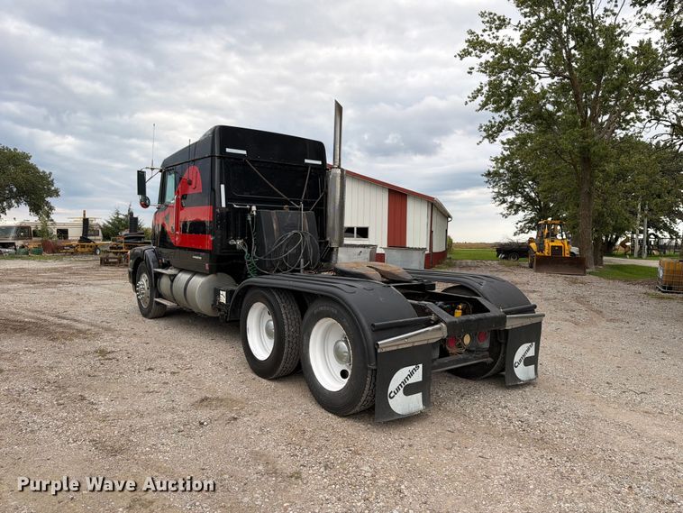 image for item OE9724 1993 White GMC AERO semi truck