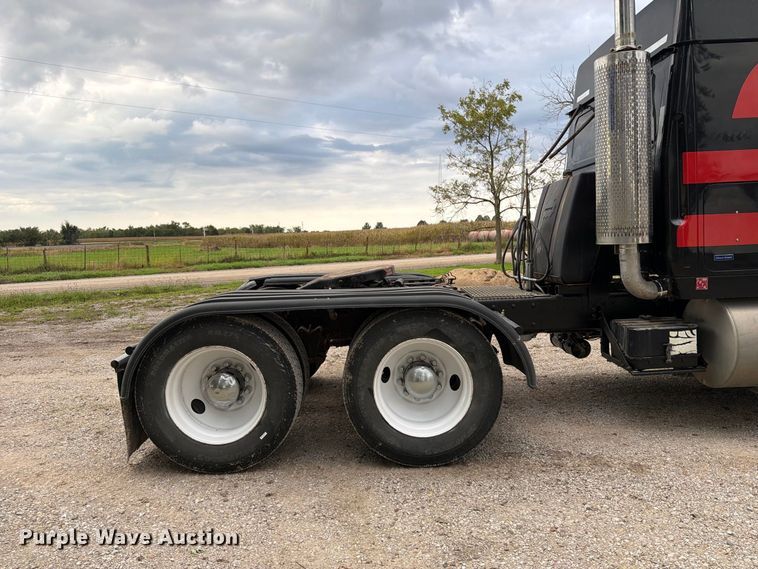image for item OE9724 1993 White GMC AERO semi truck