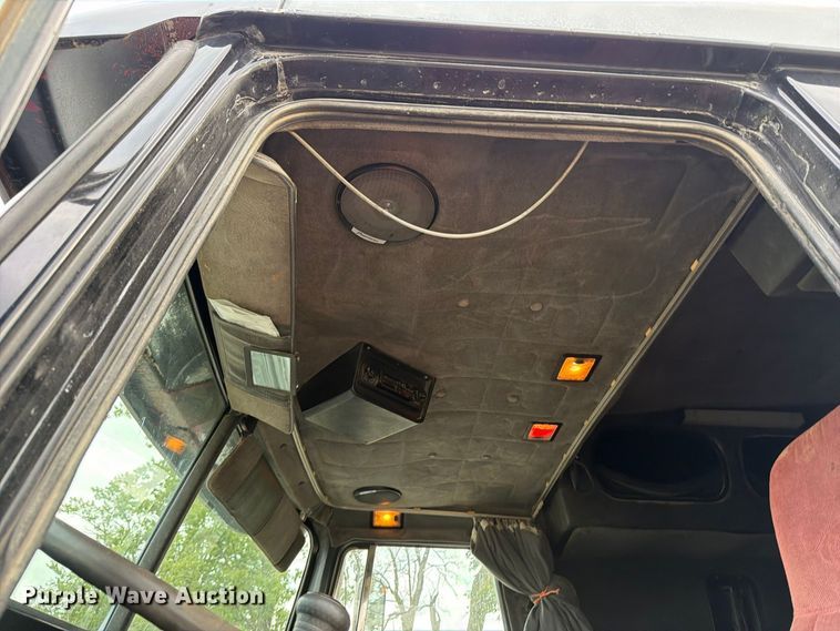 image for item OE9724 1993 White GMC AERO semi truck