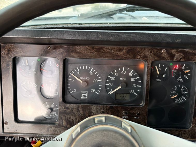 image for item OE9724 1993 White GMC AERO semi truck