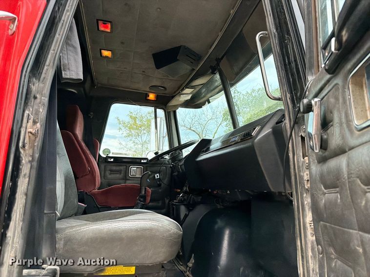 image for item OE9724 1993 White GMC AERO semi truck