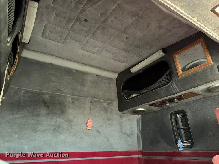 image for item OE9724 1993 White GMC AERO semi truck