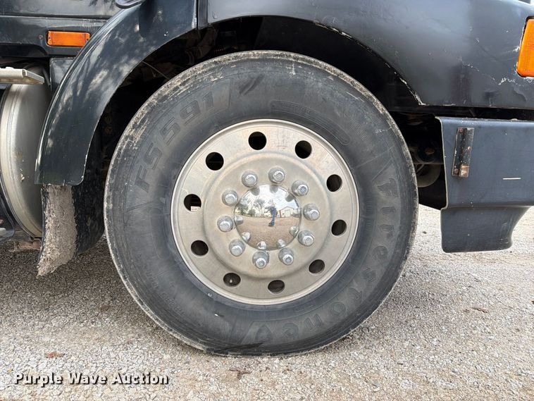 image for item OE9724 1993 White GMC AERO semi truck