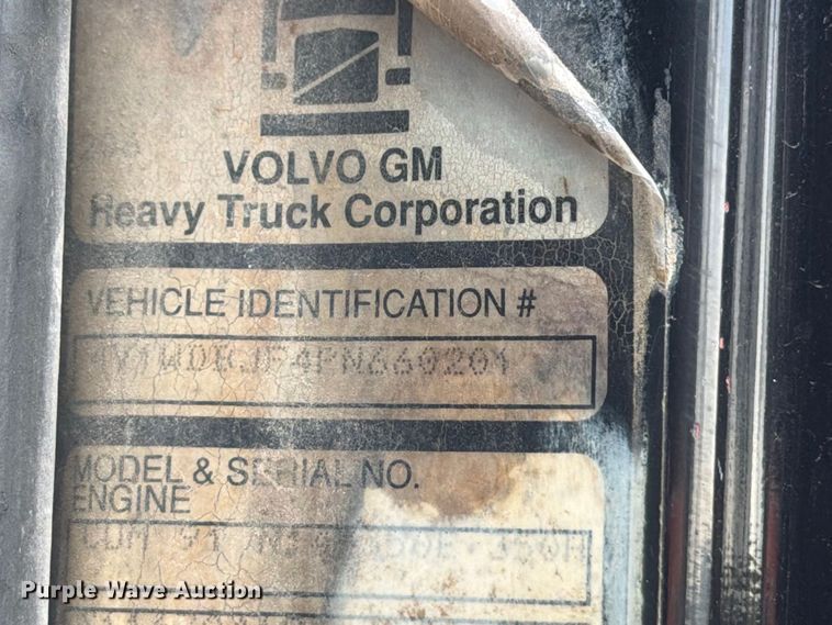 image for item OE9724 1993 White GMC AERO semi truck