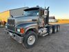 2000 Mack CH613 semi truck