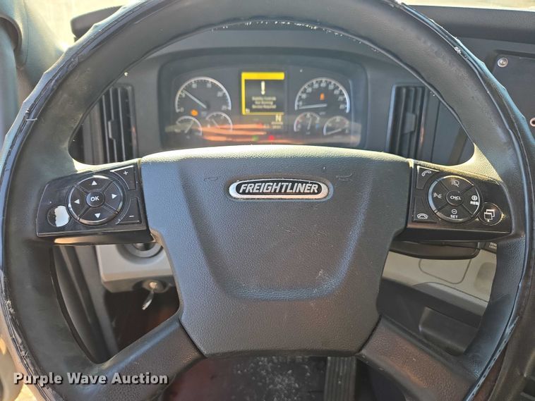 image for item YA1298 2019 Freightliner Cascadia  semi truck