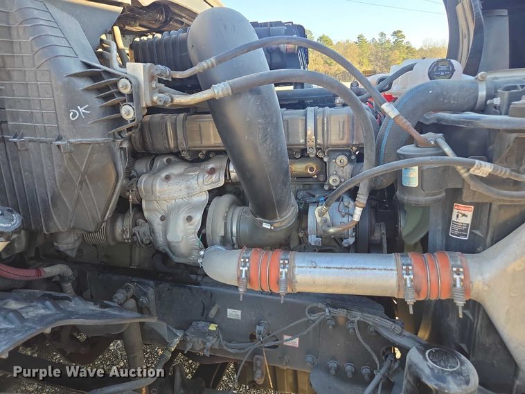 image for item YA1298 2019 Freightliner Cascadia  semi truck