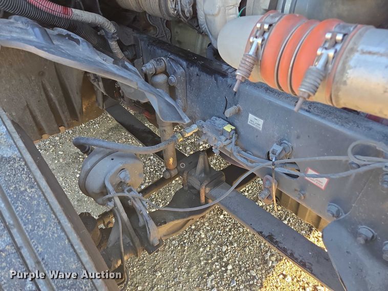 image for item YA1298 2019 Freightliner Cascadia  semi truck