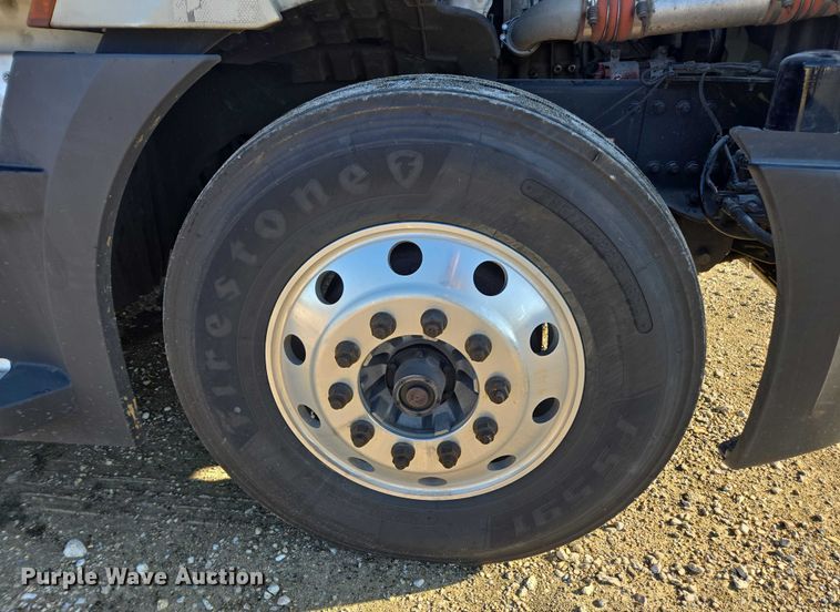 image for item YA1298 2019 Freightliner Cascadia  semi truck