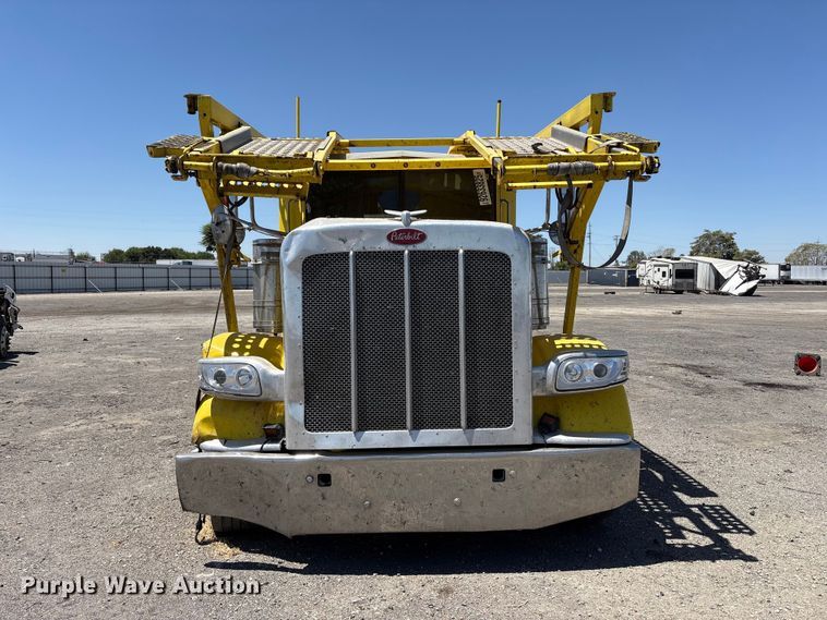 image for item YA1539 2015 Peterbilt 389 Auto carrier transport truck