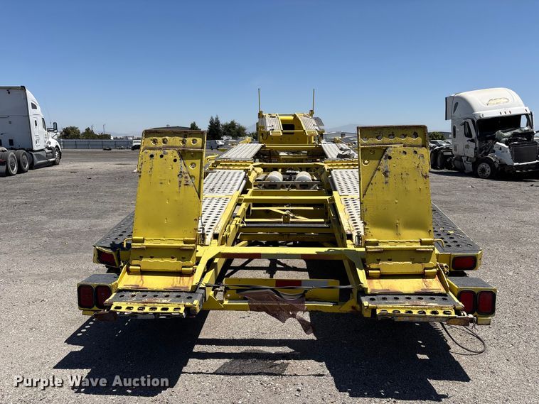 image for item YA1539 2015 Peterbilt 389 Auto carrier transport truck