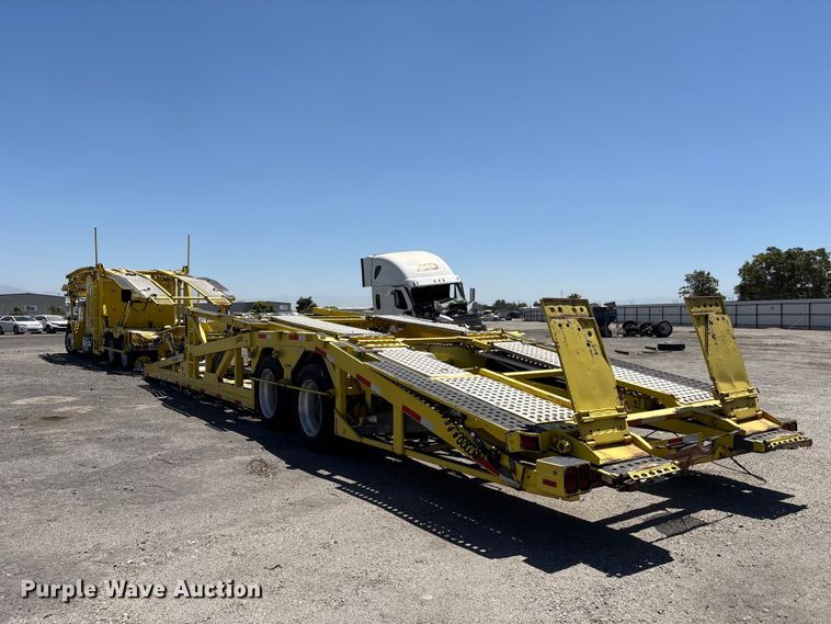 image for item YA1539 2015 Peterbilt 389 Auto carrier transport truck