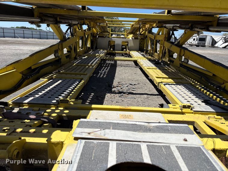 image for item YA1539 2015 Peterbilt 389 Auto carrier transport truck