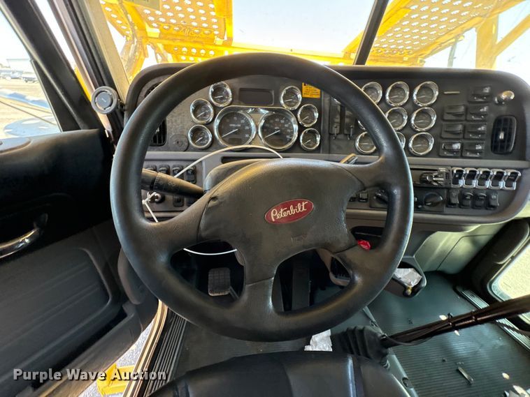 image for item YA1539 2015 Peterbilt 389 Auto carrier transport truck