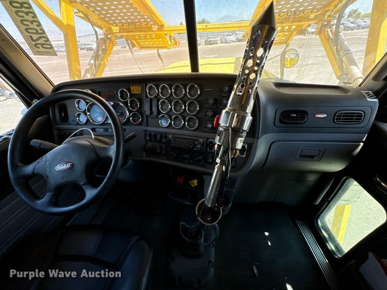 image for item YA1539 2015 Peterbilt 389 Auto carrier transport truck