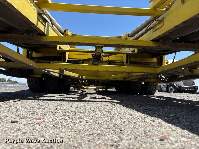image for item YA1539 2015 Peterbilt 389 Auto carrier transport truck