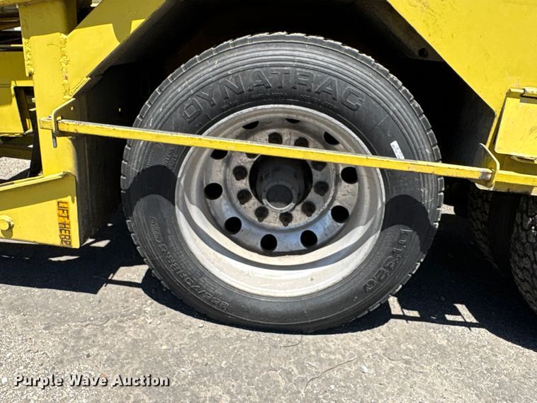 image for item YA1539 2015 Peterbilt 389 Auto carrier transport truck