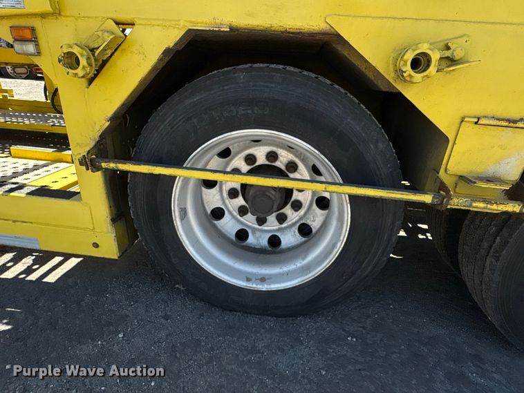 image for item YA1539 2015 Peterbilt 389 Auto carrier transport truck