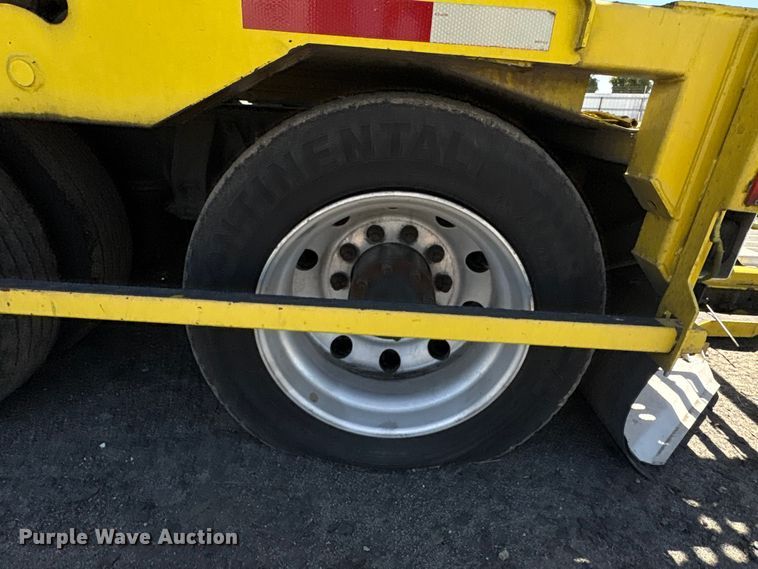 image for item YA1539 2015 Peterbilt 389 Auto carrier transport truck