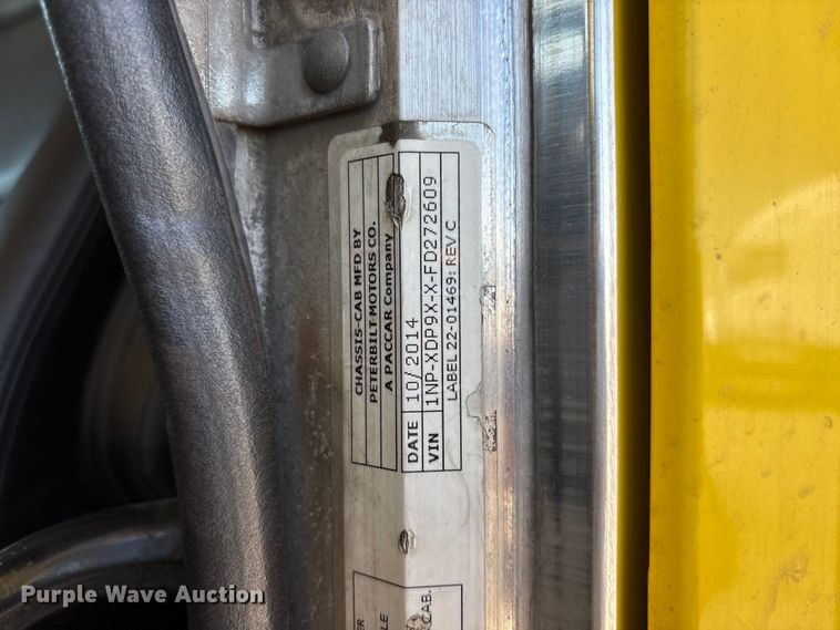 image for item YA1539 2015 Peterbilt 389 Auto carrier transport truck