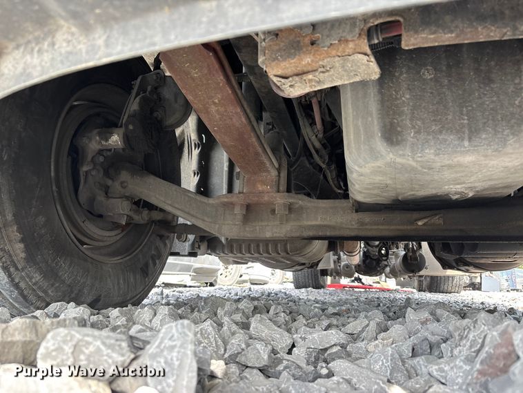 image for item YA1657 2016 Freightliner Cascadia semi truck