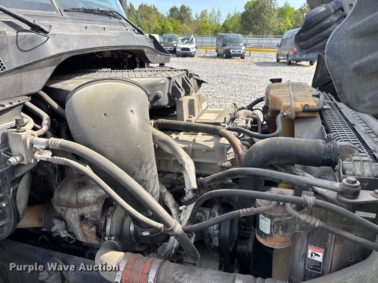 image for item YA1657 2016 Freightliner Cascadia semi truck