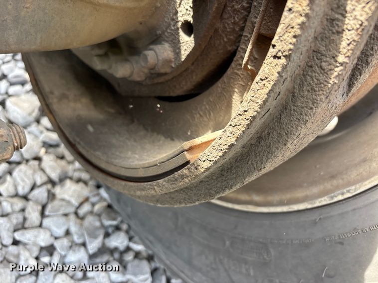 image for item YA1657 2016 Freightliner Cascadia semi truck