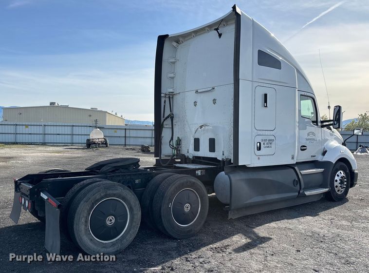 image for item YA1845 2020 Kenworth T680 semi truck