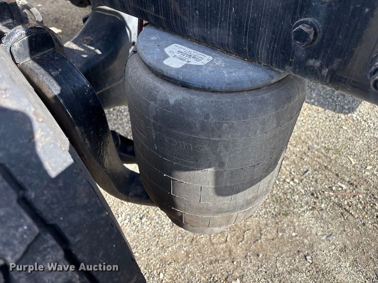 image for item YA1845 2020 Kenworth T680 semi truck